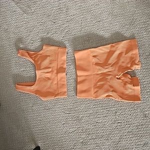 NEW 2 piece workout set orange size S